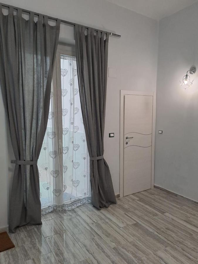 Casa Rosy Bed & Breakfast ลูเชรา ภายนอก รูปภาพ