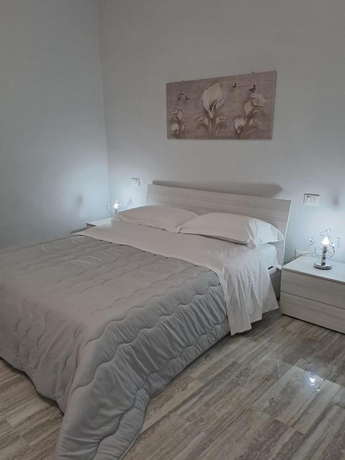 Casa Rosy Bed & Breakfast ลูเชรา ภายนอก รูปภาพ
