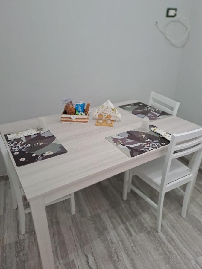 Casa Rosy Bed & Breakfast ลูเชรา ภายนอก รูปภาพ